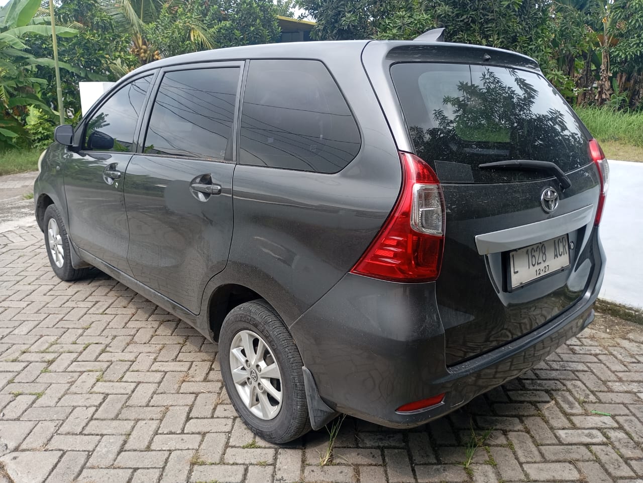 Toyota Avanza Belakang Kiri