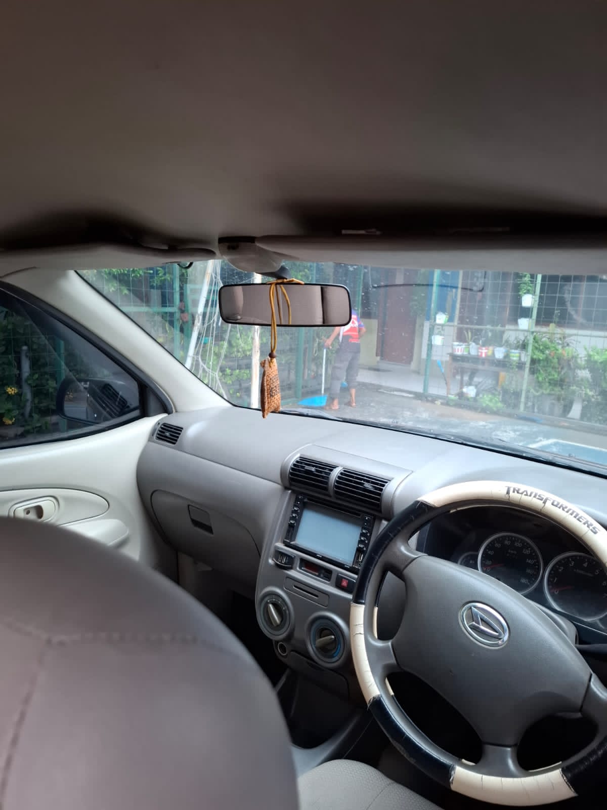 Daihatsu Xenia Brown Interior Set 1 Tampak Depan Kanan