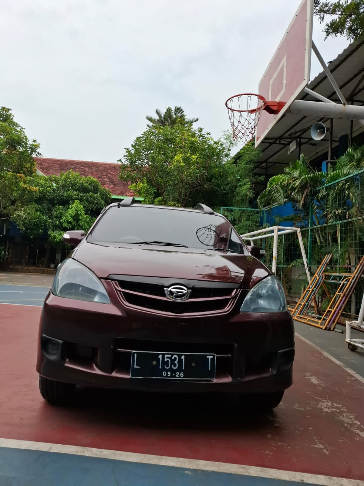 Daihatsu Xenia Brown Tampak Depan