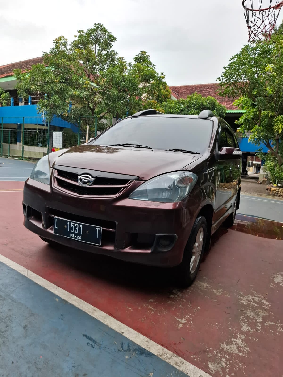 Daihatsu Xenia Tampak Depan Kanan