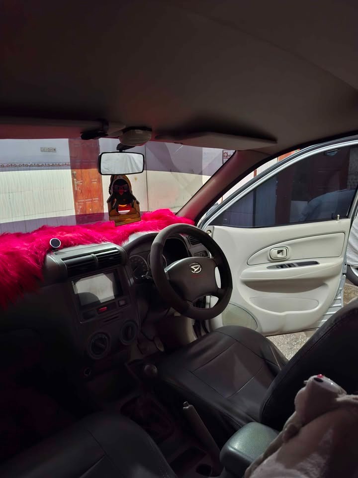 Daihatsu Xenia Interior